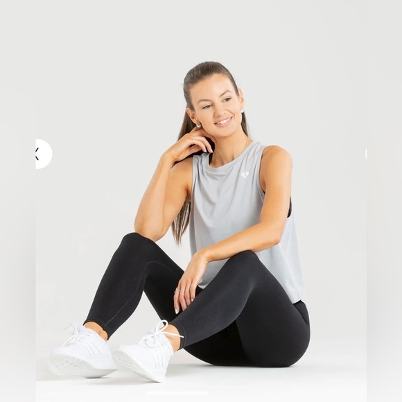 Women's Best Wear
POWER TANK TOP - Picture 3 of 8